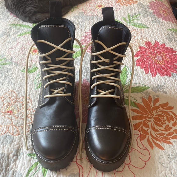 UO doc marten style combat boot - Picture 1 of 4
